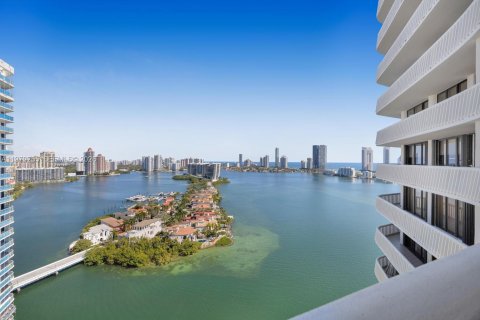 Condominio en venta en Aventura, Florida, 2 dormitorios, 149.29 m2 № 2031939 - foto 2