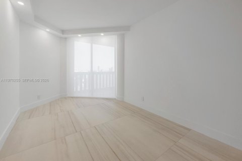 Condominio en venta en Aventura, Florida, 2 dormitorios, 149.29 m2 № 2031939 - foto 30