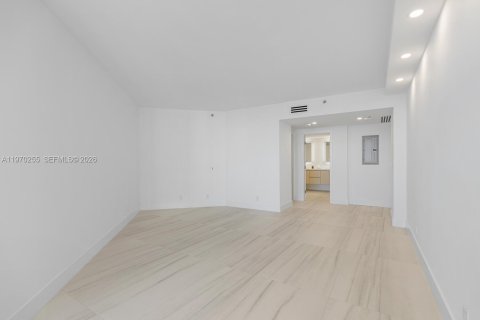 Condominio en venta en Aventura, Florida, 2 dormitorios, 149.29 m2 № 2031939 - foto 24