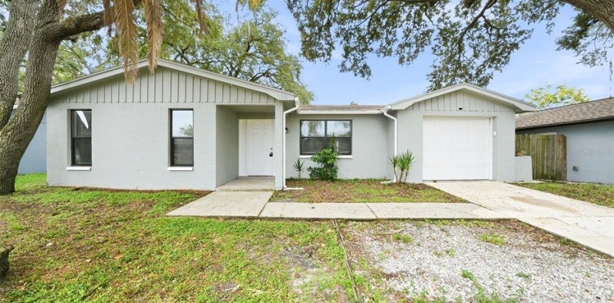 Villa ou maison à Port Richey, Floride 3 chambres, 100.61 m2 № 2419907