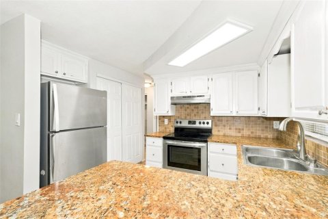 Villa ou maison à louer à Port Richey, Floride: 3 chambres, 100.61 m2 № 2419907 - photo 5