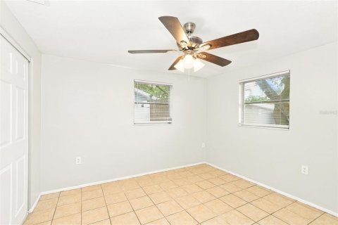 Villa ou maison à louer à Port Richey, Floride: 3 chambres, 100.61 m2 № 2419907 - photo 10