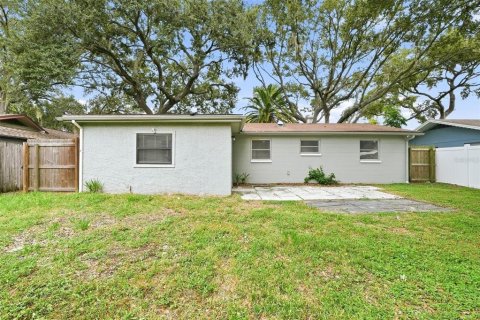 Villa ou maison à louer à Port Richey, Floride: 3 chambres, 100.61 m2 № 2419907 - photo 15