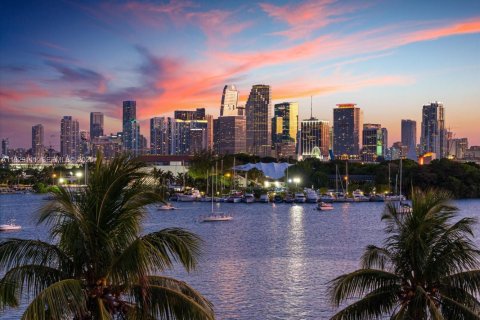 Купить виллу или дом в Майами, Флорида № 1990186 - фото 3