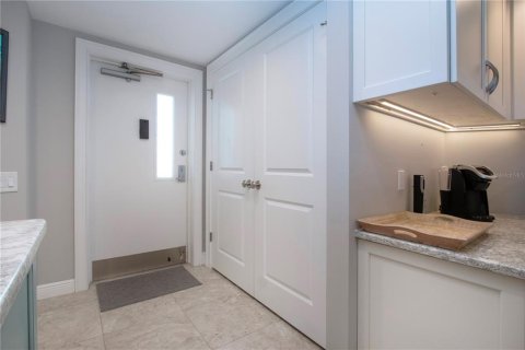Copropriété à vendre à Sarasota, Floride: 2 chambres, 124.02 m2 № 1787675 - photo 3