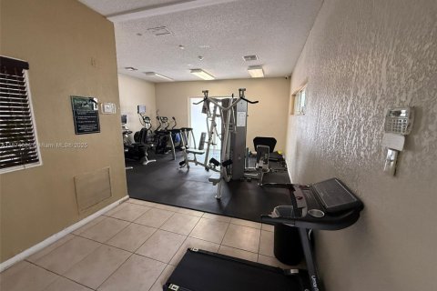 Condominio en venta en Hialeah, Florida, 2 dormitorios, 91.04 m2 № 1980024 - foto 20