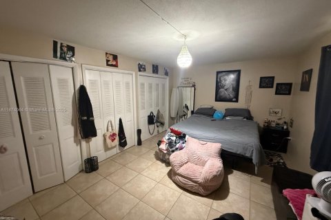 Condominio en venta en Hialeah, Florida, 2 dormitorios, 91.04 m2 № 1980024 - foto 8
