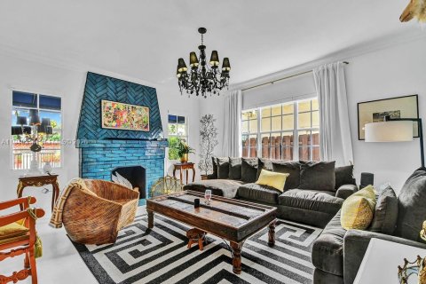 Casa en alquiler en Miami, Florida, 4 dormitorios, 207.54 m2 № 2005833 - foto 8