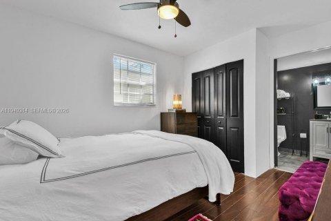 Casa en alquiler en Miami, Florida, 4 dormitorios, 207.54 m2 № 2005833 - foto 4