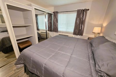 Condominio en venta en Lutz, Florida, 1 dormitorio, 42.36 m2 № 2238145 - foto 12