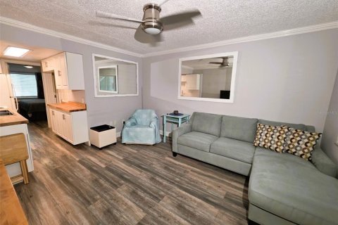 Condominio en venta en Lutz, Florida, 1 dormitorio, 42.36 m2 № 2238145 - foto 2