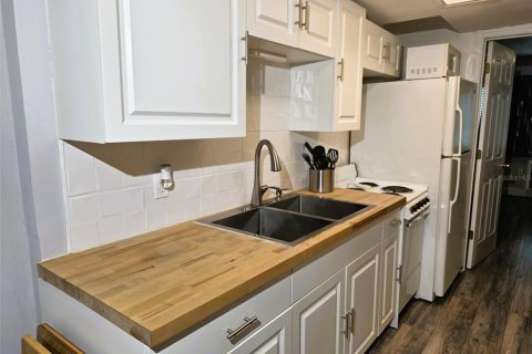 Condominio en venta en Lutz, Florida, 1 dormitorio, 42.36 m2 № 2238145 - foto 9