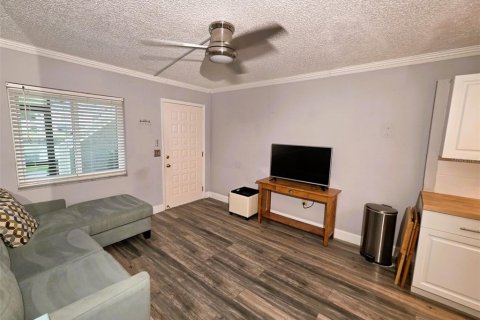 Condominio en venta en Lutz, Florida, 1 dormitorio, 42.36 m2 № 2238145 - foto 6