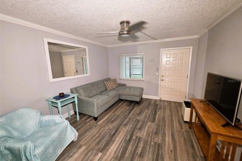 Condominio en venta en Lutz, Florida, 1 dormitorio, 42.36 m2 № 2238145 - foto 5