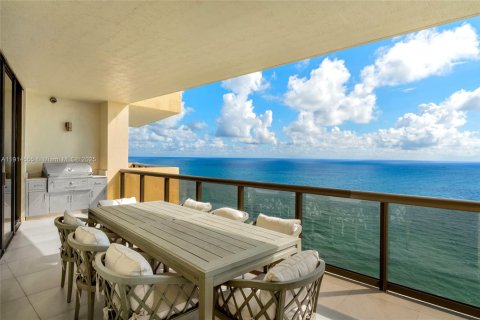 Condo in Sunny Isles Beach, Florida, 6 bedrooms  № 1970029 - photo 8