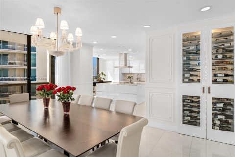 Condo in Sunny Isles Beach, Florida, 6 bedrooms  № 1970029 - photo 10