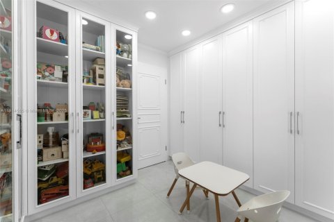 Condo in Sunny Isles Beach, Florida, 6 bedrooms  № 1970029 - photo 29