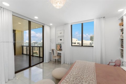 Condo in Sunny Isles Beach, Florida, 6 bedrooms  № 1970029 - photo 27