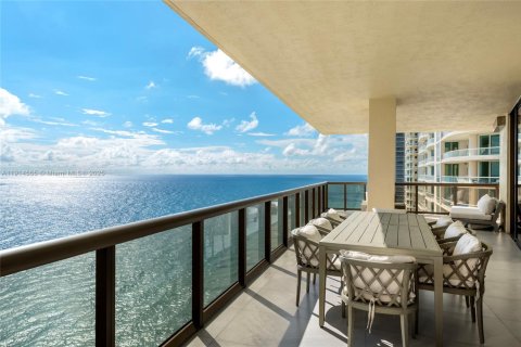 Condo in Sunny Isles Beach, Florida, 6 bedrooms  № 1970029 - photo 5