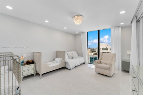 Condo in Sunny Isles Beach, Florida, 6 bedrooms  № 1970029 - photo 30
