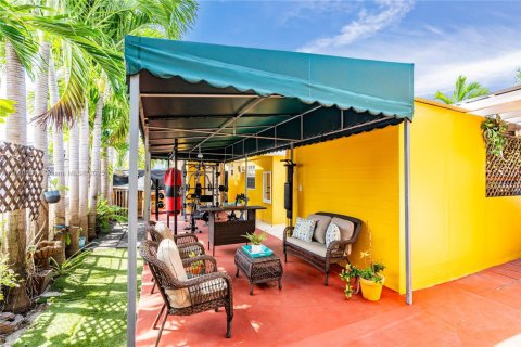House in Miami, Florida 1 bedroom, 65.03 sq.m. № 1779804 - photo 10