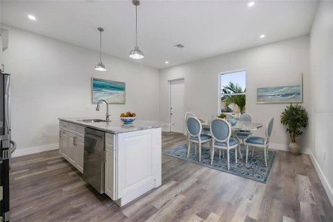 Casa en venta en Sarasota, Florida, 4 dormitorios, 216.74 m2 № 2144737 - foto 16