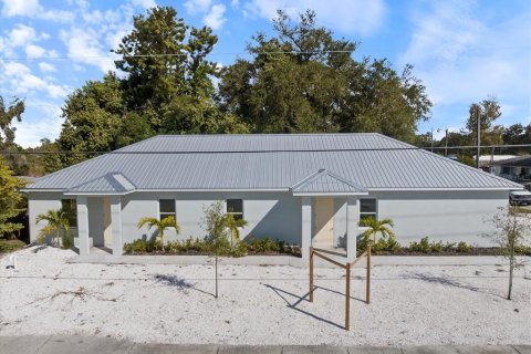 Casa en venta en Sarasota, Florida, 4 dormitorios, 216.74 m2 № 2144737 - foto 2