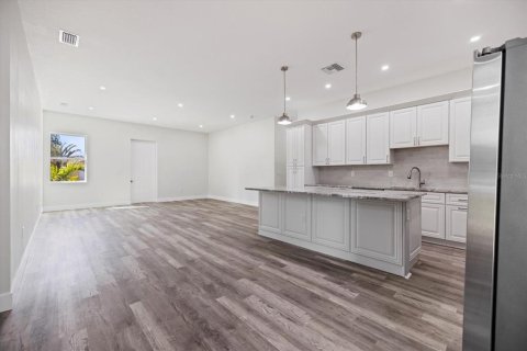Casa en venta en Sarasota, Florida, 4 dormitorios, 216.74 m2 № 2144737 - foto 10