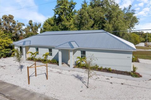 Casa en venta en Sarasota, Florida, 4 dormitorios, 216.74 m2 № 2144737 - foto 5