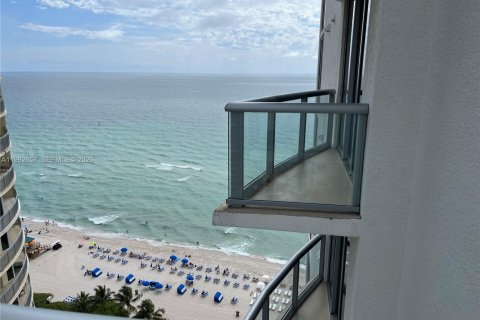 Hotel en venta en Sunny Isles Beach, Florida, 1 dormitorio, 59.83 m2 № 2056694 - foto 9