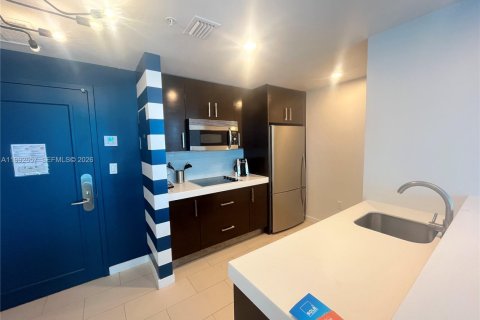 Hotel en venta en Sunny Isles Beach, Florida, 1 dormitorio, 59.83 m2 № 2056694 - foto 4