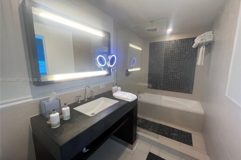 Hotel en venta en Sunny Isles Beach, Florida, 1 dormitorio, 59.83 m2 № 2056694 - foto 7