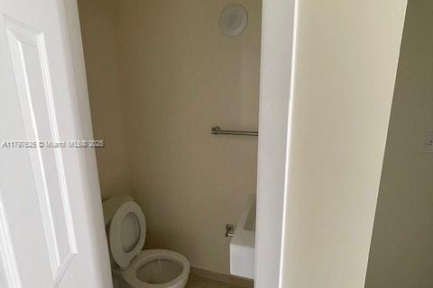 Appartement à louer à Miami, Floride: 3 chambres, 91.23 m2 № 2056865 - photo 5