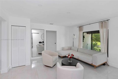 Casa en venta en Miami, Florida, 3 dormitorios, 142.88 m2 № 1822005 - foto 4