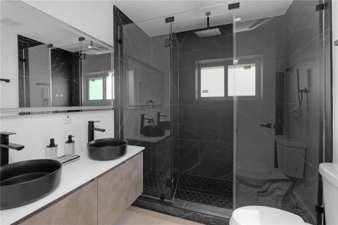 Casa en venta en Miami, Florida, 3 dormitorios, 142.88 m2 № 1822005 - foto 15