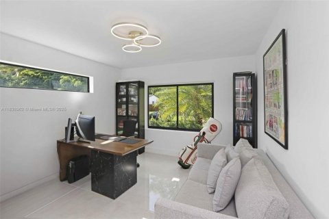 Casa en venta en Miami, Florida, 3 dormitorios, 142.88 m2 № 1822005 - foto 14
