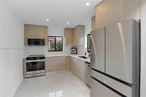 Casa en venta en Miami, Florida, 3 dormitorios, 142.88 m2 № 1822005 - foto 8