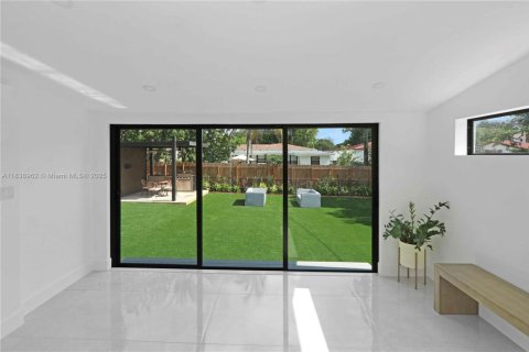 Casa en venta en Miami, Florida, 3 dormitorios, 142.88 m2 № 1822005 - foto 17