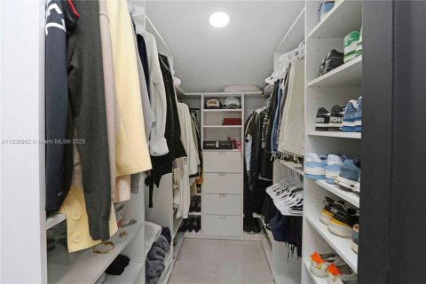 Casa en venta en Miami, Florida, 3 dormitorios, 142.88 m2 № 1822005 - foto 12