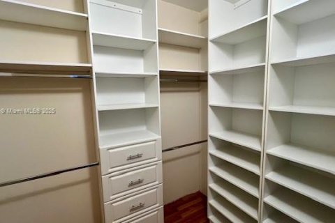 Condo in Miami, Florida, 2 bedrooms  № 1806406 - photo 7