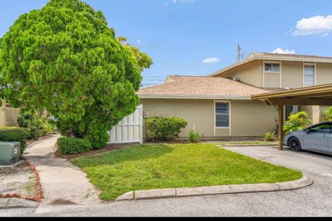 House in Tampa, Florida 2 bedrooms, 92.72 sq.m. № 2308571