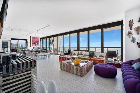 Condo in Miami Beach, Florida, 2 bedrooms № 2081616 - photo 5