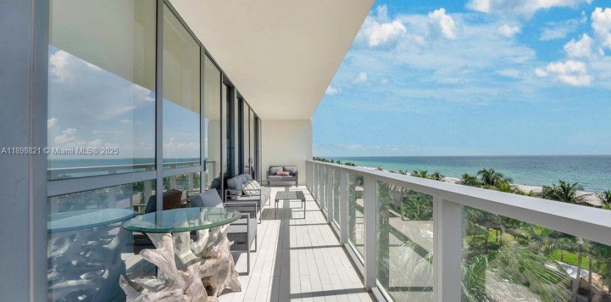 Condo in Miami Beach, Florida, 2 bedrooms № 2081616