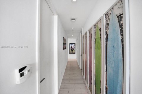 Condo in Miami Beach, Florida, 2 bedrooms № 2081616 - photo 7