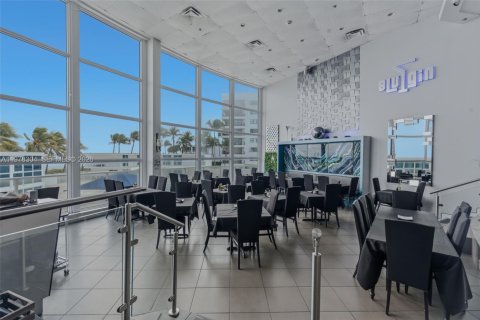 Propiedad comercial en venta en Miami Beach, Florida № 2042089 - foto 9