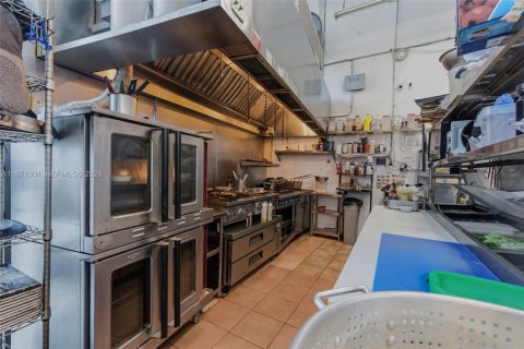 Propiedad comercial en venta en Miami Beach, Florida № 2042089 - foto 26