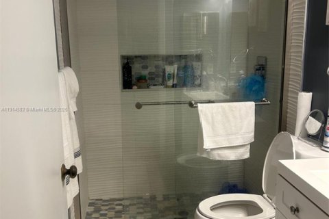 Condo in West Palm Beach, Florida, 2 bedrooms  № 2082439 - photo 7