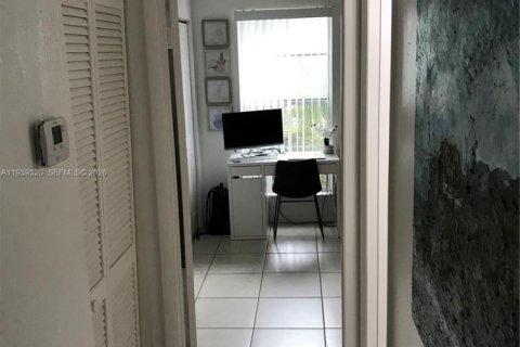 Copropriété à louer à Miami, Floride: 2 chambres, 82.78 m2 № 1996613 - photo 14