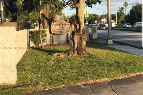 Copropriété à louer à Miami, Floride: 2 chambres, 82.78 m2 № 1996613 - photo 2