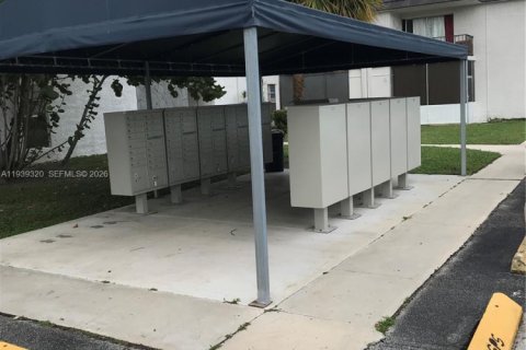 Copropriété à louer à Miami, Floride: 2 chambres, 82.78 m2 № 1996613 - photo 24